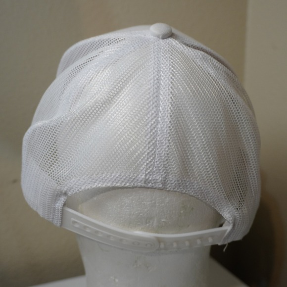 Bass Pro Shops White Mesh Trucker Hat Fishing Logo Adjustable Snapback - Picture 3 of 7